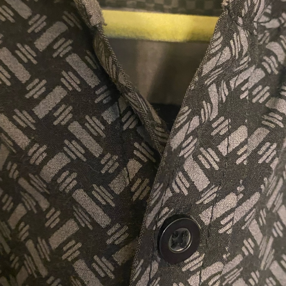 Excellent Condition Button-up - Picture 9 of 10